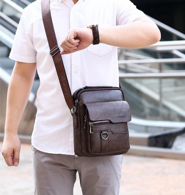 Bolsa Masculina de Couro Transversal Jeep Buluo
