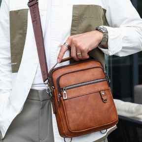 Bolsa Transversal de Couro Masculina Canguru