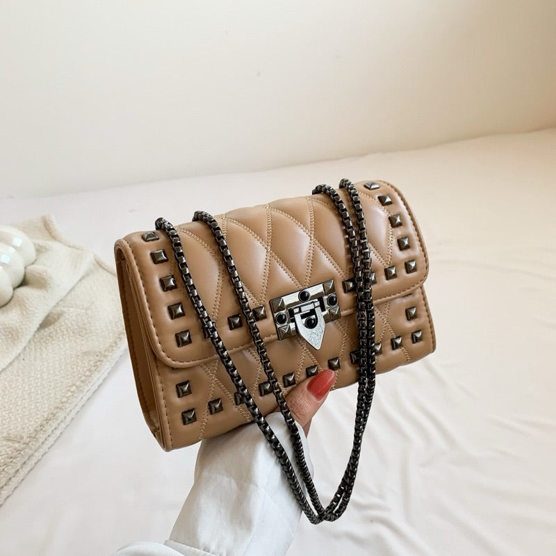 Bolsa Feminina em Couro Alça de Corrente Francine